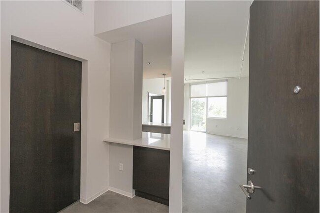 Building Photo - 2115 Yeaman Pl