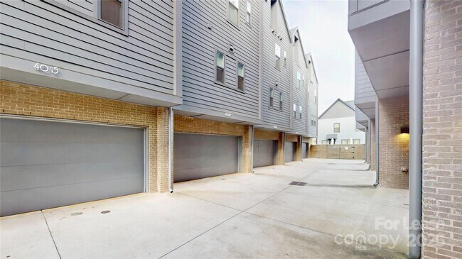 Building Photo - 4019 Plaza Row Ct