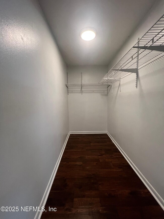 Building Photo - 1508 Center St