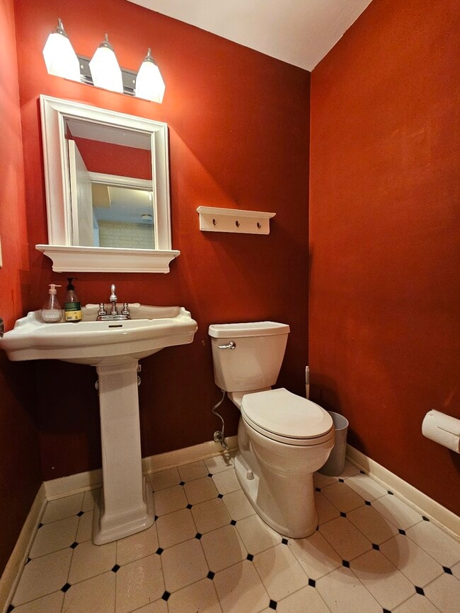 Building Photo - 222 Harvest Dr