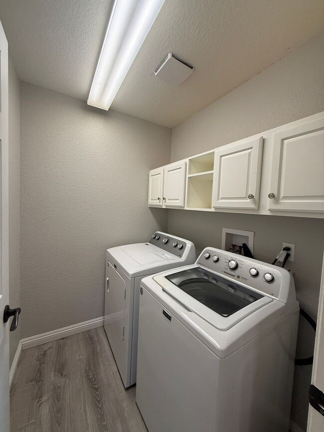 Building Photo - 532 Blarney Cir