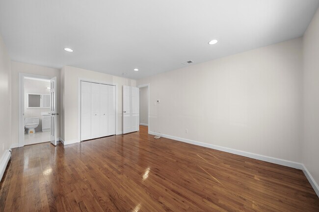 Building Photo - 9 Sterling Pl