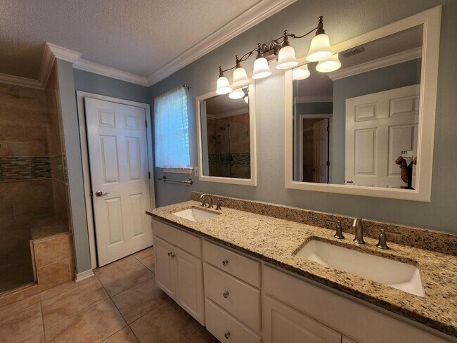 Building Photo - 2359 Heritage Cir