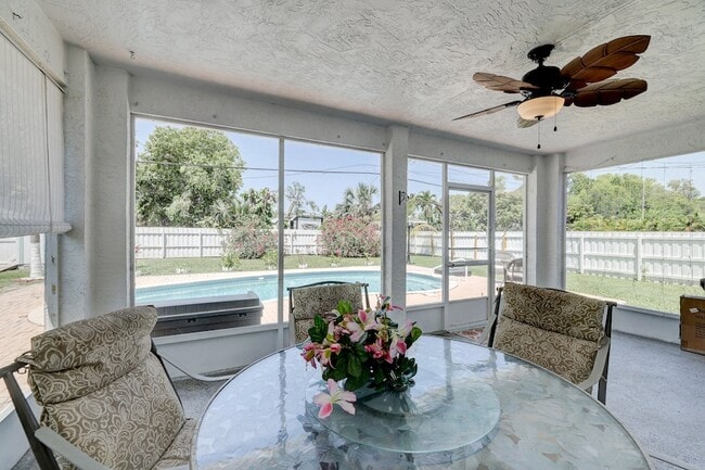 Building Photo - 1838 SE Genaro Terrace