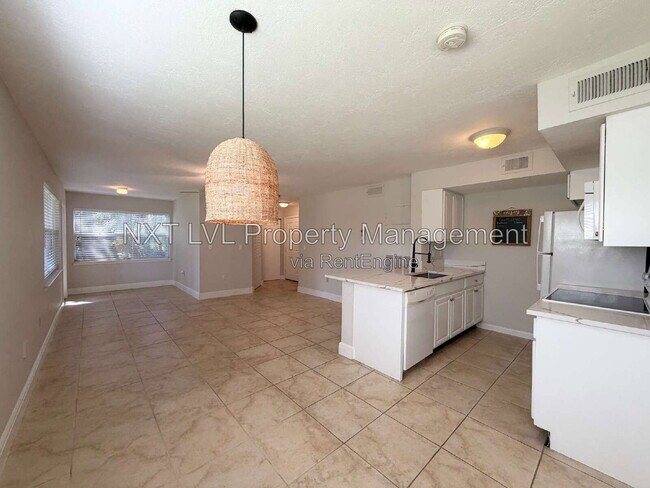 Building Photo - 12560 Equestrian Cir