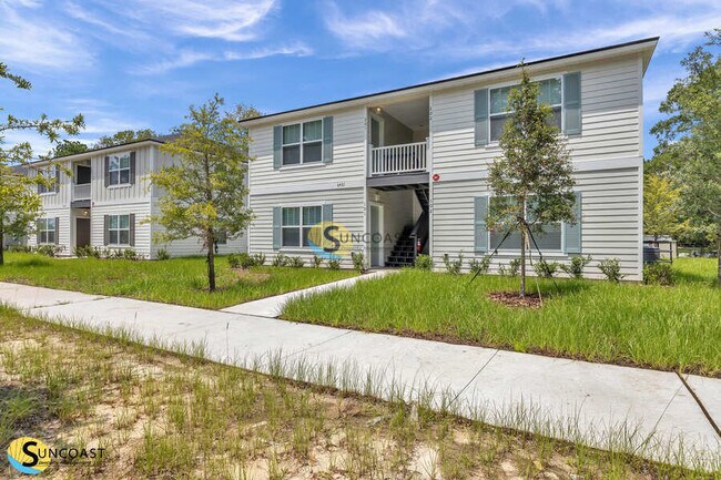 Building Photo - 6499 Breezy Oaks Wy