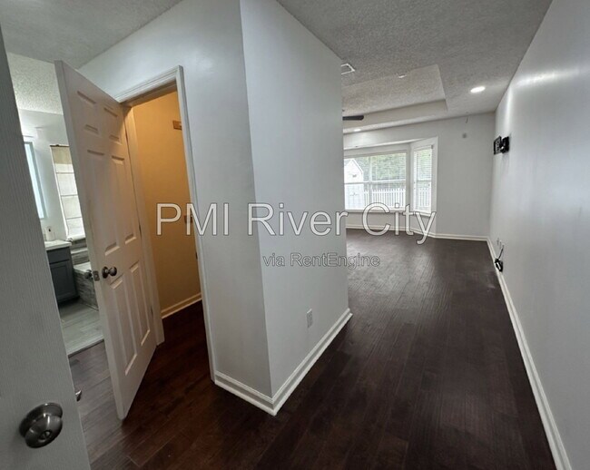 Building Photo - 13951 Summer Breeze Dr