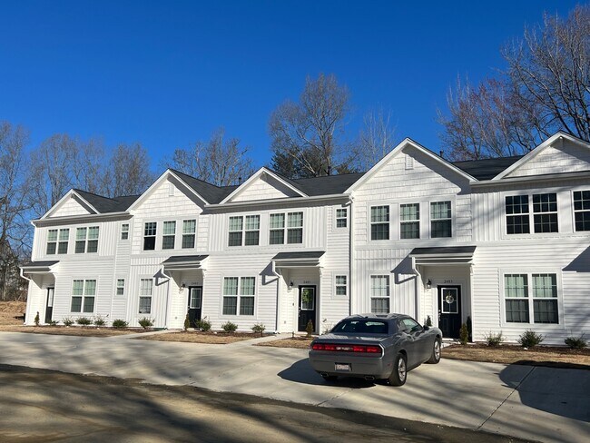 Building Photo - 2484 Ashton Park Ln