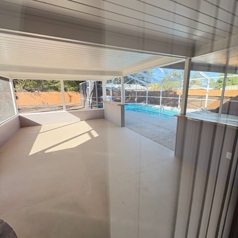 Building Photo - 733 Oleander Dr SE