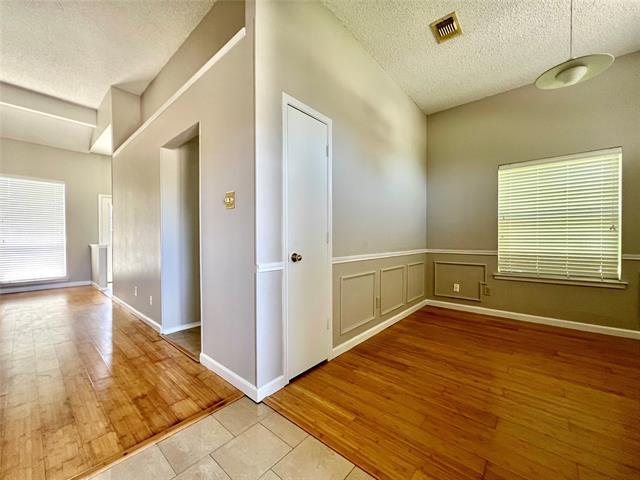 Building Photo - 2735 Wentworth Dr
