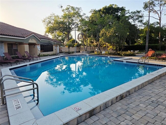 Building Photo - 7543 Sugar Bend Dr