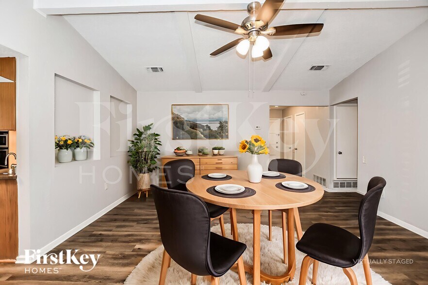 Building Photo - 903 Cypress Ct