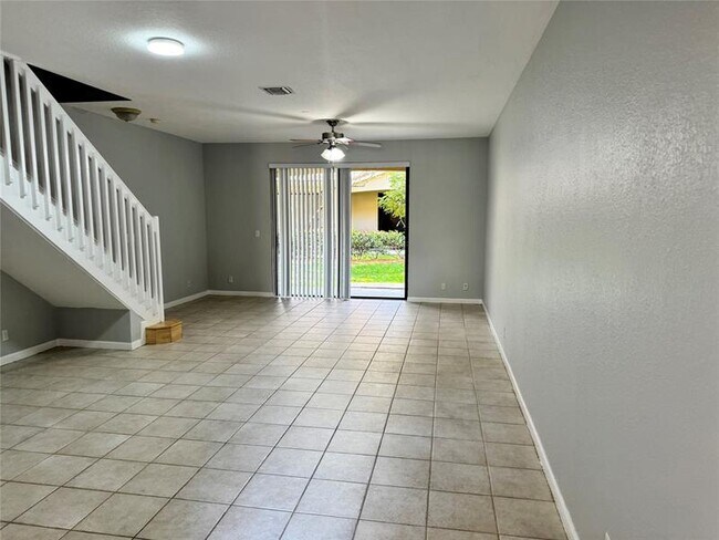 Building Photo - 4219 Vineyard Cir