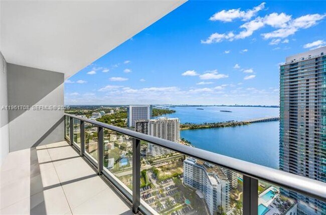 Building Photo - 501 NE 31st St