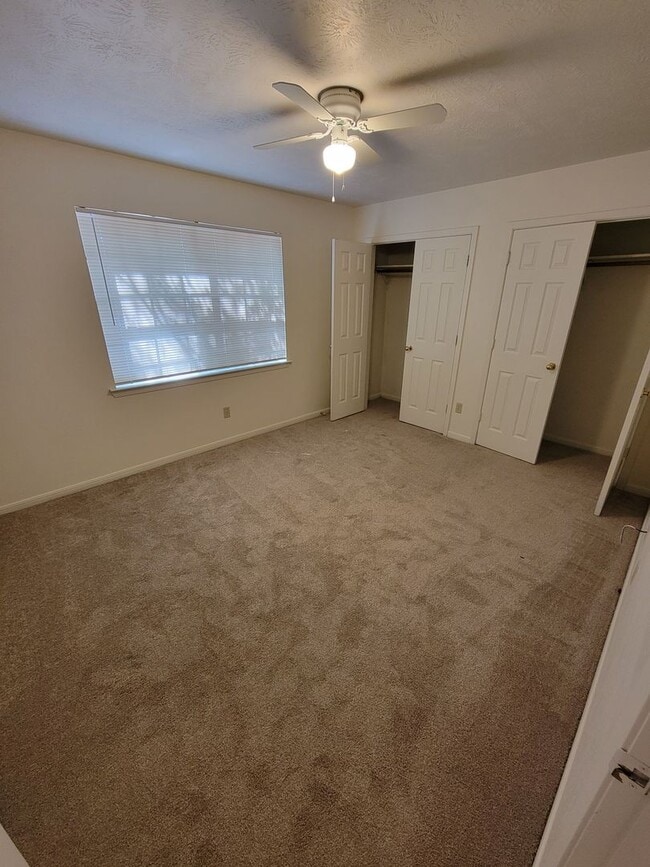 Building Photo - College Station - 3 Bedrooms / 2 baths four plex downstairs unit.