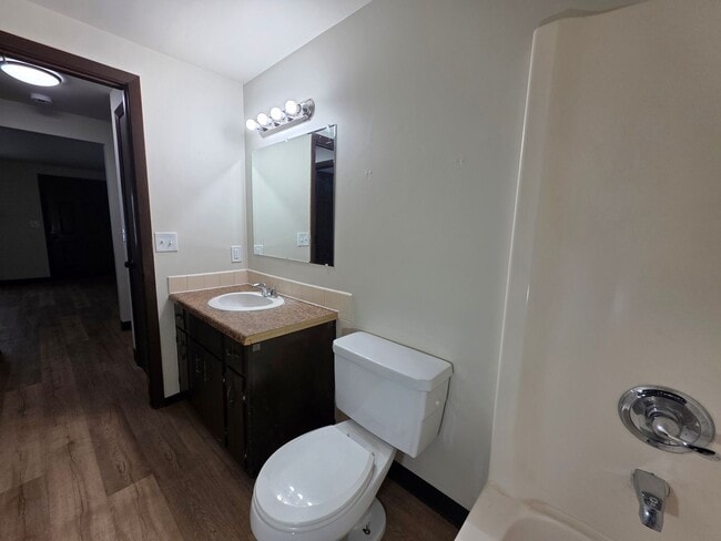 Building Photo - 1213-1215-1215 S Erie St