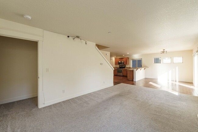 Building Photo - FEB MOVE IN SPECIAL - 4 Bedroom 2.5 Bath D...