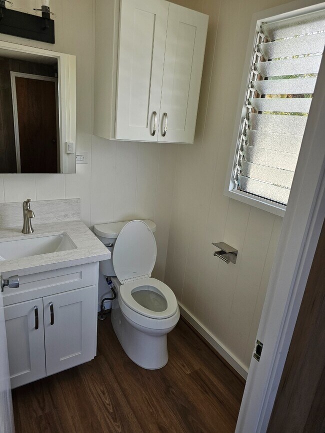 Building Photo - 4 bed, 2.5 bath single family house, Liliha neighborhood.