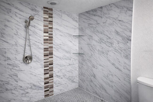 Building Photo - 2333 Feather Sound Dr