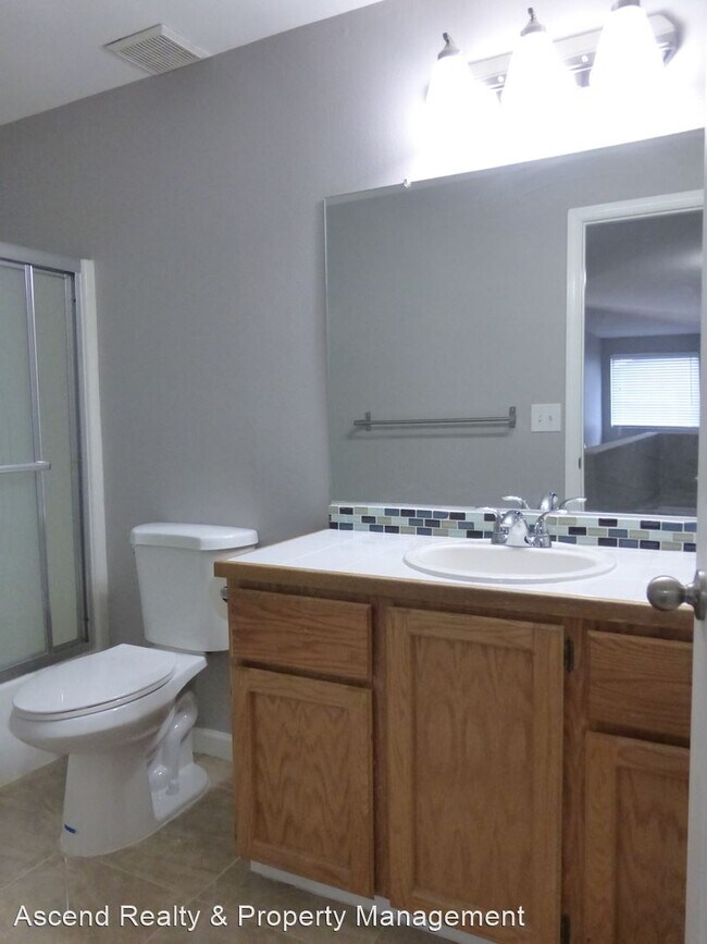 Building Photo - 4 br, 2.5 bath House - 18860 SW Christophe...