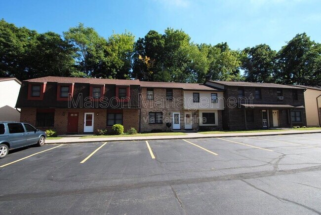 Building Photo - 419 Britton Rd