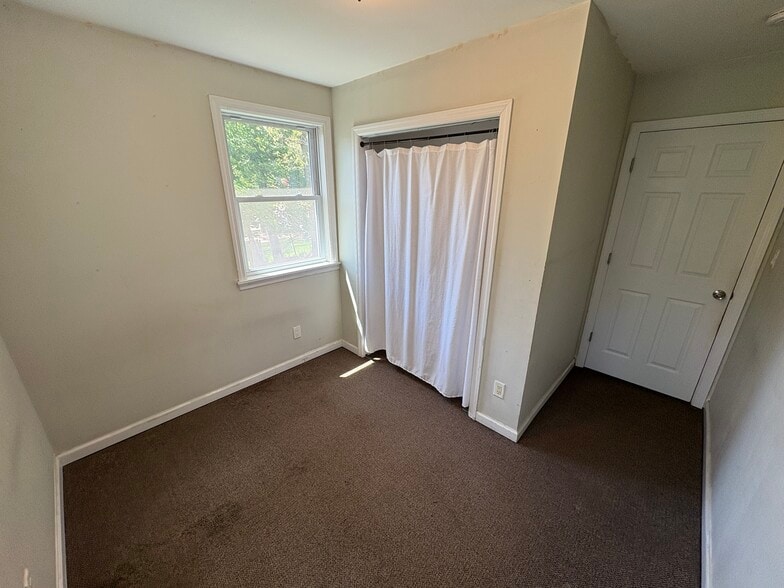 Building Photo - 4 Seawanhaka Ave