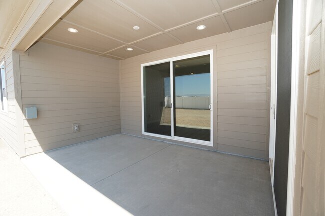 Building Photo - 14561 Pne Knl St