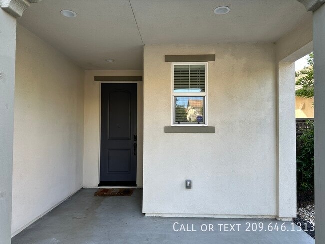 Building Photo - 17624 Monroe Dr