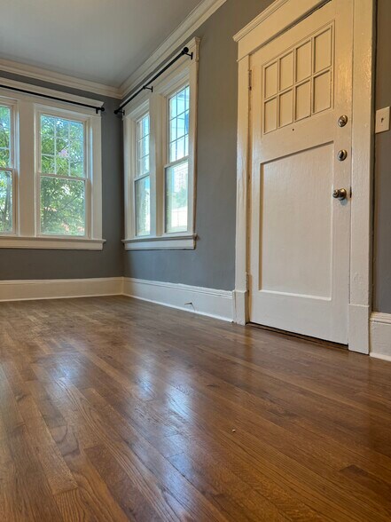 Building Photo - 160 4th St Ne