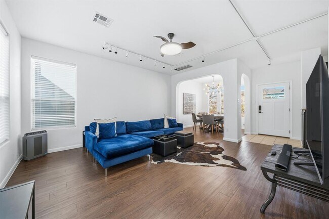 Building Photo - 1817 Carlson Dr