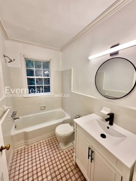 Building Photo - 55 Delmont Dr NE