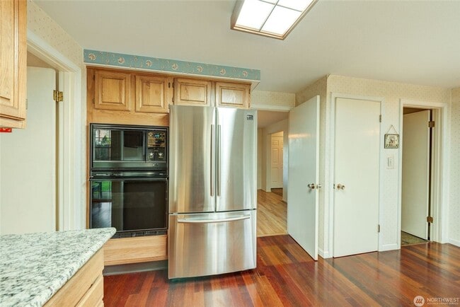 Building Photo - 12201 SE 65th Pl