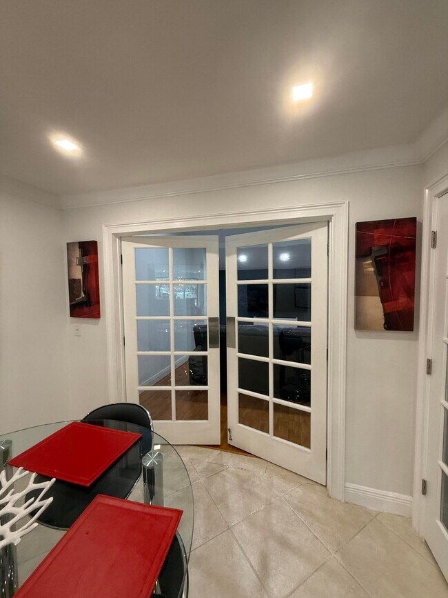 Building Photo - 12394 Westhampton Cir