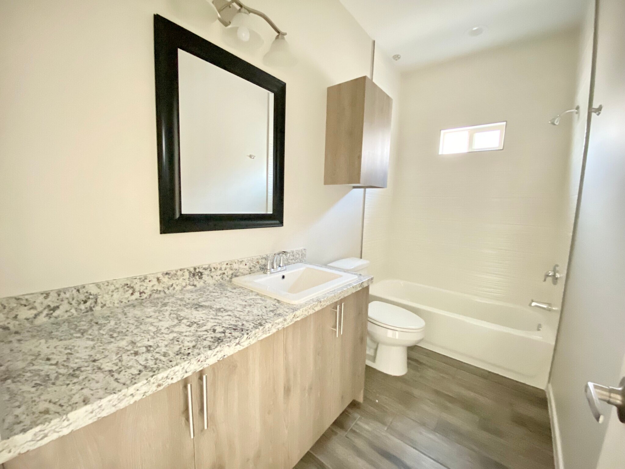 Building Photo - 805 W Sunset Valley St