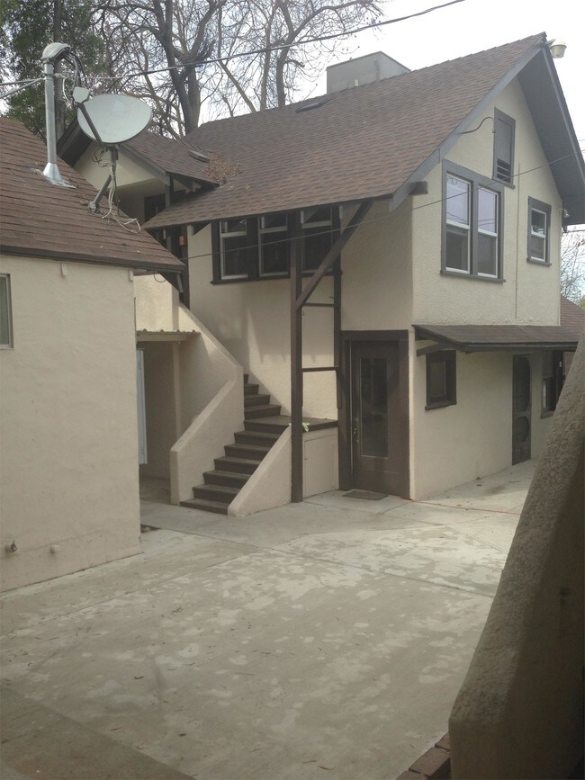Building Photo - 117 Lee St