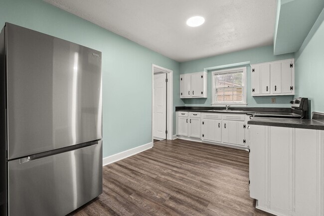 Building Photo - Renovated 4 Bedroom 1.5 Bath Home