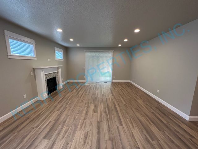 Building Photo - Charming 4-Bedroom Home with 2 Full Baths ...