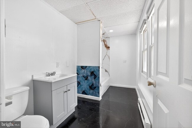 Building Photo - 214 W Division St