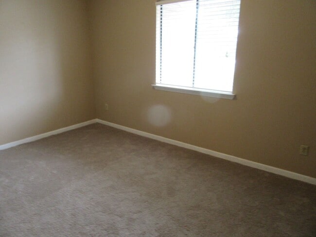 Building Photo - 830 West St