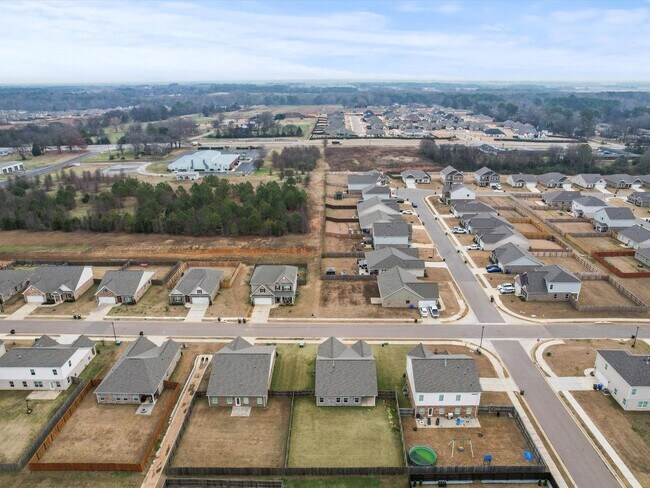Building Photo - Like-New 3BR Home in Brookhill Landing Near Downtown Athens & I-65