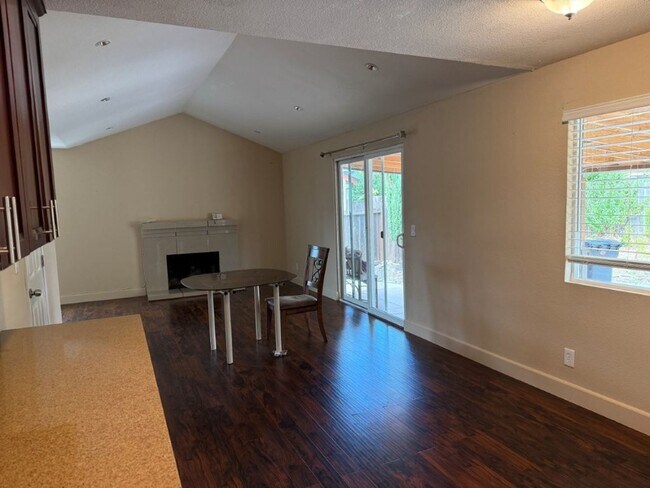 Building Photo - Unique 5 Bedroom 2 Story w/ Solar Suisun *...