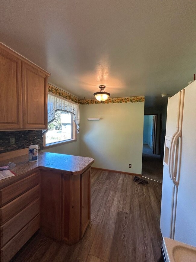 Building Photo - Charming 3 Bedroom Home with Large Heated ...