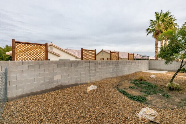 Building Photo - Single story home - NO HOA