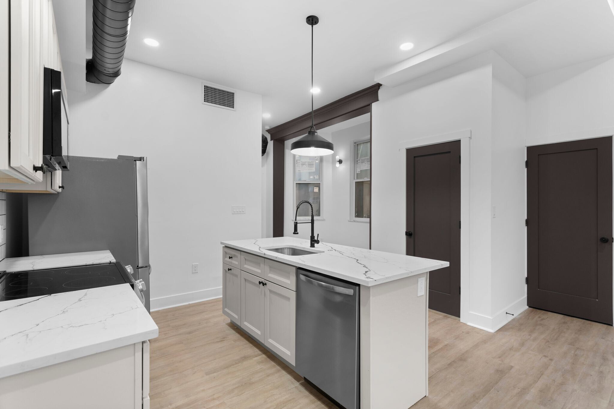Kitchen - 2035 Forbes Ave