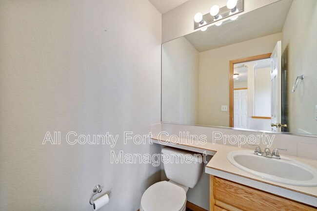 Building Photo - 7405 View Pointe Dr