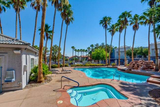 Building Photo - Beautiful 1 BR 1 Bath condo in Green Valle...