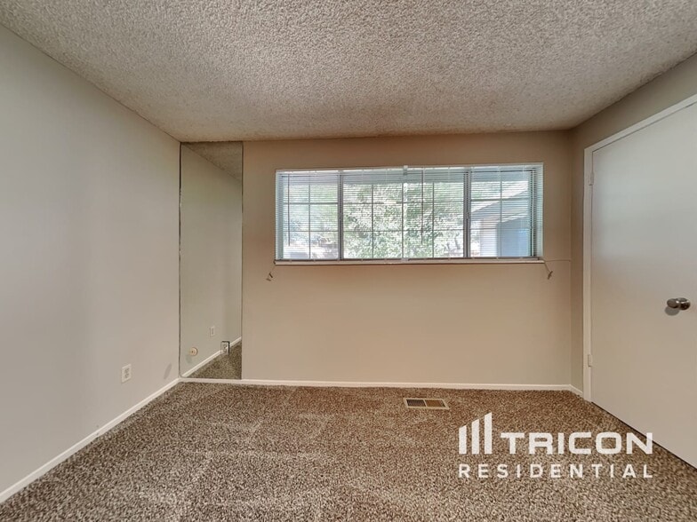 Building Photo - 2878 Goldy Way