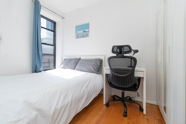 Building Photo - 1789 1st Ave