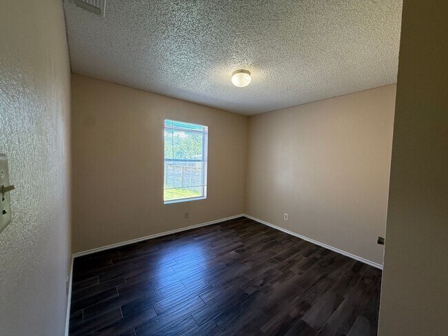 Building Photo - 11606 Castle Rock Ct