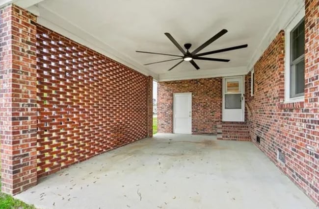 Building Photo - 1007 Highland Dr